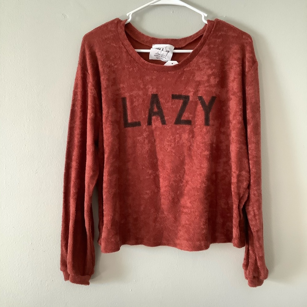Lazy graphic top fuzzy